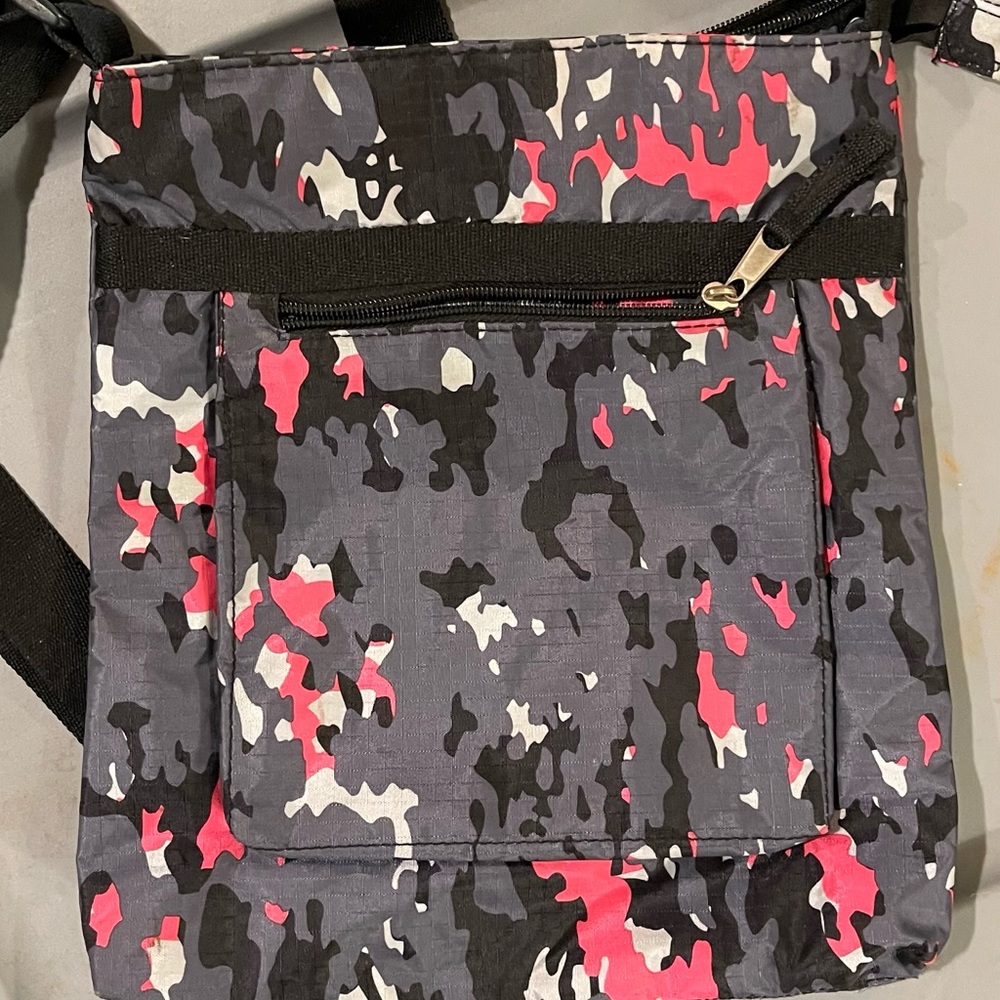 Women’s crossbody bag. New without tags.